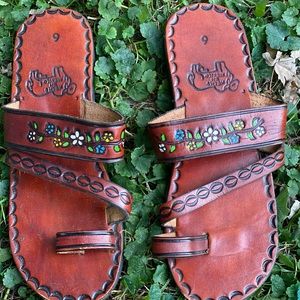 Brown Leather Sandals Mexican Vintage Style 1970’s Floral Flip Flops -9